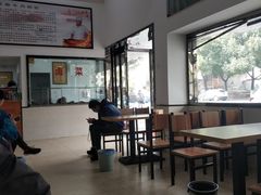 大堂-草桥清真牛肉锅贴扁食店