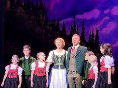 -交通银行前滩31演艺中心