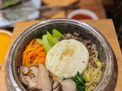 牛肉拌饭-明洞阿姨·韩式酱蟹烤肉·创意料理(三元桥店)