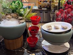 -广州万富希尔顿酒店·感趣自助餐厅·金秋蟹宴生蚝海鲜刺身