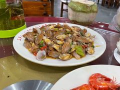 -三亚新鸿港水果一级批发市场