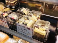 -红宝石·鲜奶小方·海派西点房(金杨店)