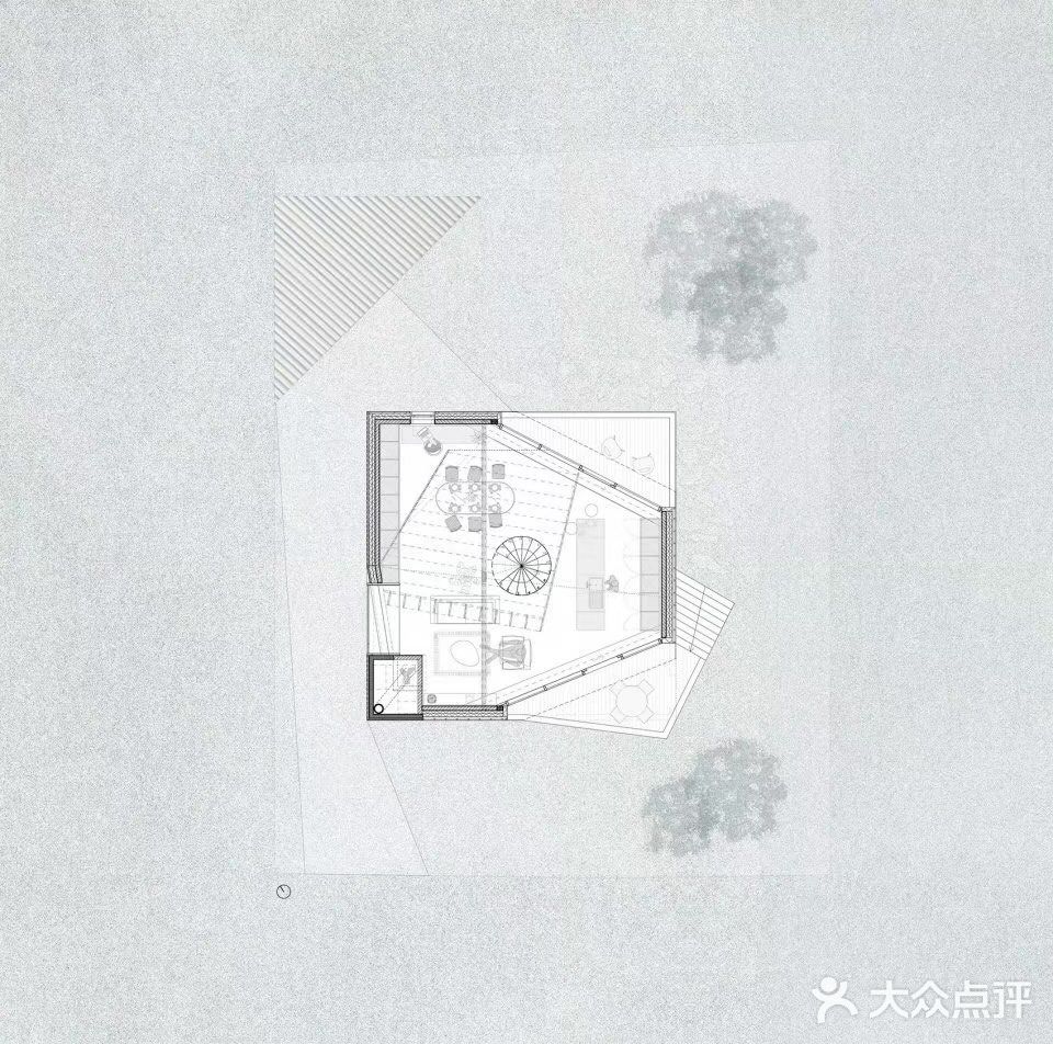 平面中切入了三个三角形