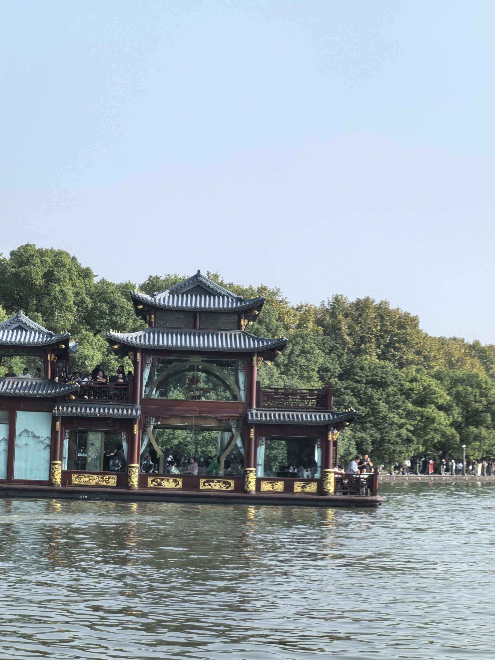 西湖夏日游记：探索诗意江南