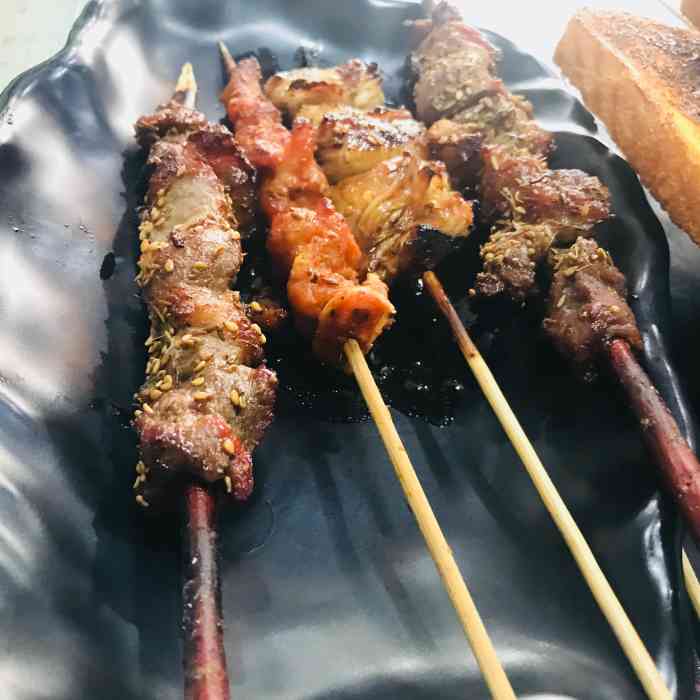 木垛烧烤(黄村店)-"本来要在别家吃,赶上刚装完修,气味还挺大.