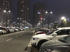 -融创茂-停车场