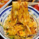 西安排队王空降成都，首家用烤馕坑做烤鱼🤩