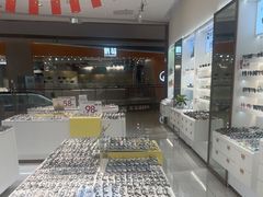 -J-Optical佳视明眼镜·蔡司视觉(青岛金茂览秀城店)