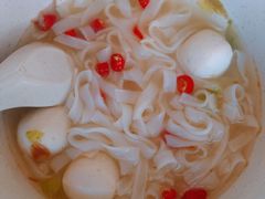 -东海岸人工湖美食村