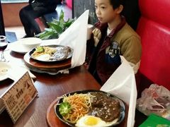 -皇品世家牛排(七一路店)
