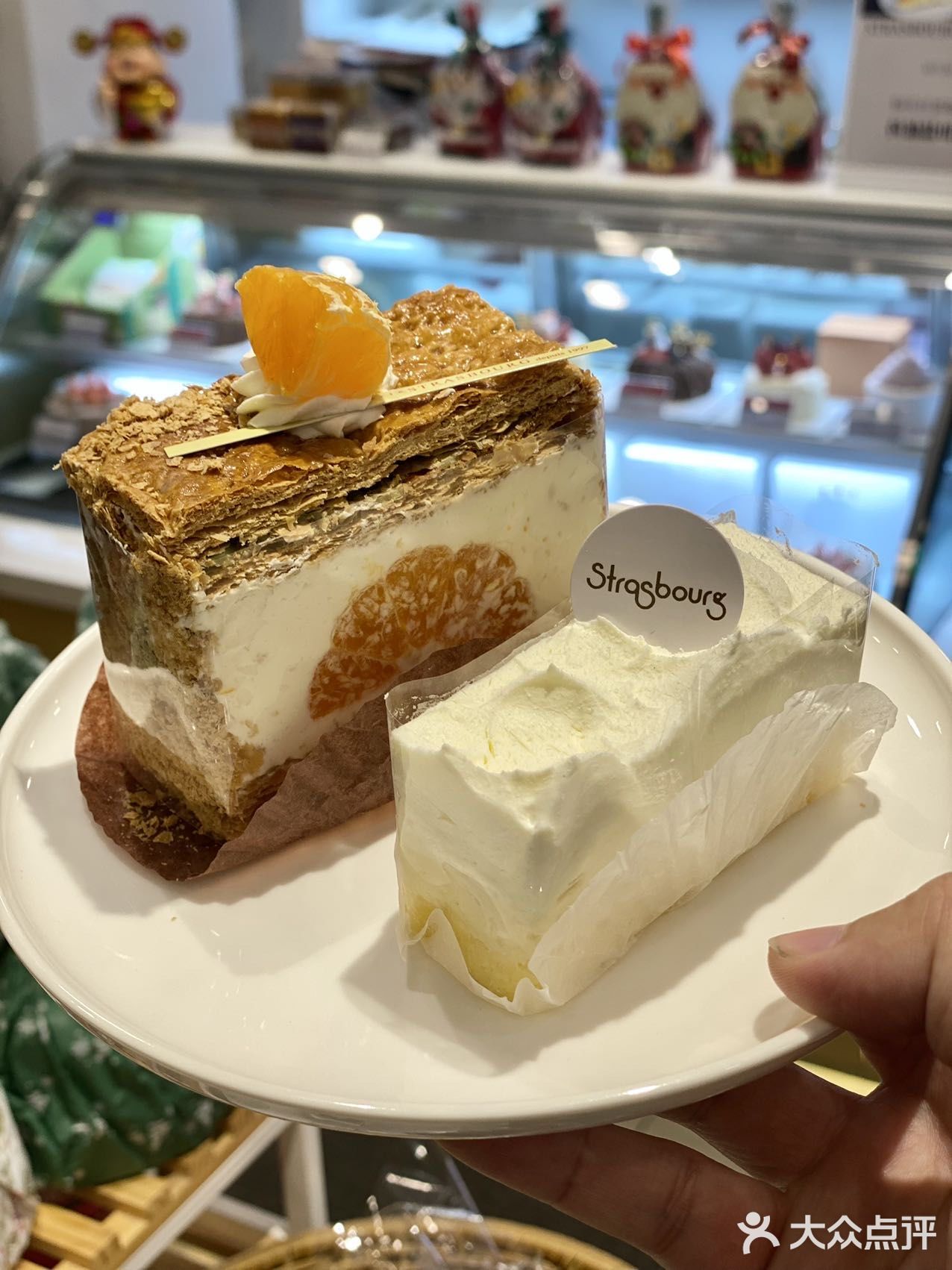 见过圣诞🎄氛围这么浓的蛋糕房吗？