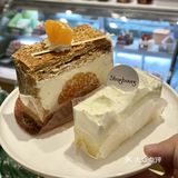 见过圣诞🎄氛围这么浓的蛋糕房吗？