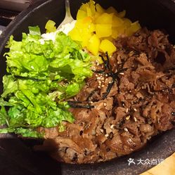 新石器烤肉(江南环球港店)的培根芝士石锅拌饭好不好吃?