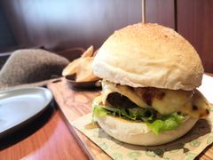 超厚芝士牛肉汉堡-魏斯理汉堡(西安沣东吾悦店)