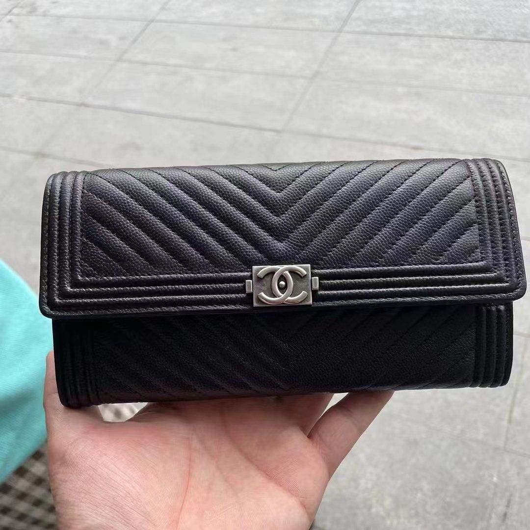 chanel leboy黑银钱包