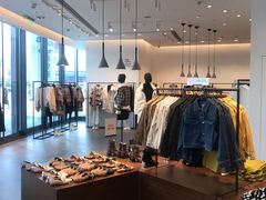 -URBAN REVIVO(上海中庚漫游城店)