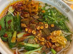 -爆炸头阿姨小四川正宗川味小吃(无任何分店)
