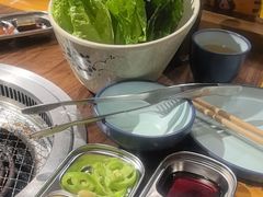 -明洞阿姨·韩式酱蟹烤肉·创意料理(三元桥店)