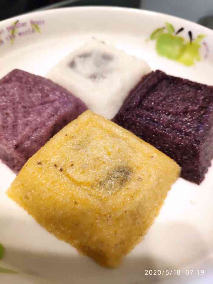 渔村手工饼(渔村壹店)-"朋友送来的金山特产之:五彩方糕!一包有.