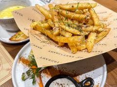 -Mark&Mars Restaurant
