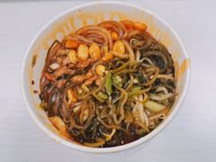 肉酱酸辣粉-吉品合酥脆烤饼(嘉里城店)
