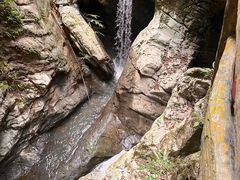 -龙水峡地缝景区