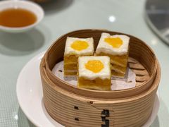 雪棉吉士果仁千层糕-新雅粤菜馆(南京东路店)