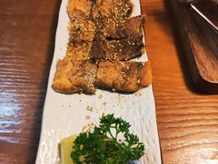盐烤三文鱼皮-鳗鱼家·深夜食堂(军博店)
