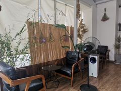 等位区-唐咖精品咖啡(大理古城手冲店)
