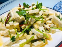 香菜炒龙山豆腐-章丘宴(唐人中心店)