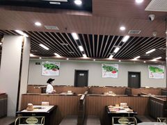 大堂-凤膳轩·天麻土鸡汤滋补火锅(大明宫西店)
