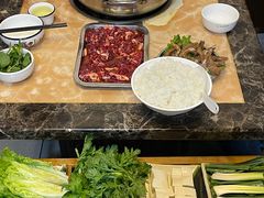 -沈记酸菜牛肉火锅店(九号路店)