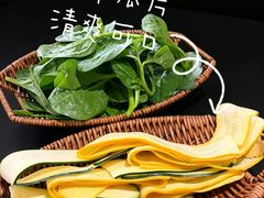 -三出山火锅(南京万象天地店)
