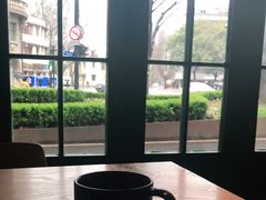 靠窗位-星巴克(武康路店)