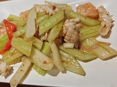-肥仔文澳门猪骨煲(南京西路店)