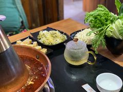 -果松木炭酸菜铜火锅·外婆参鸡汤