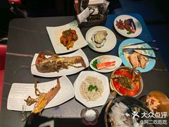 -雍容荟帝王蟹活龙虾展台自助(IFS黑金店)