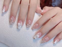 -雪奈传统美甲美睫