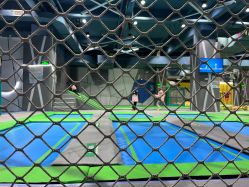 -反弹蹦床公园·亲子乐园·团建·派对(尚品奥莱店)