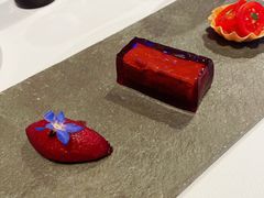 波特啫喱鸭肝搭配威廉姆梨-AZUR聚(香格里拉饭店)
