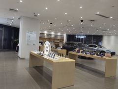 -华为授权体验店(中山公园来福士)