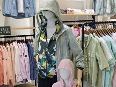 -王府井奥莱临潼小镇(临潼店)