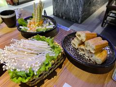 -湊湊火锅·茶憩(杭州湖滨银泰in77店)