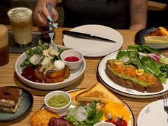 -Common Table · Brunch & Coffee