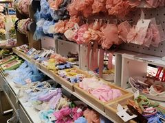 -名创优品(北京新中关购物中心地铁层店)