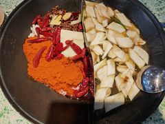 -鸿姐老火锅(疁城新天地店)