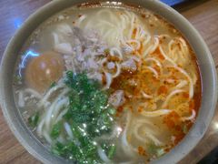 猪肘汤面-亮亮面馆(经六路店)