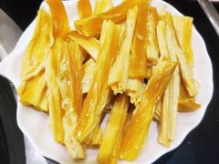 冻豆皮-老刘生态大鱼坊铁锅炖鱼(赛马场店)