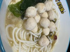 -灵芝妹子海鲜米线(劳动公园店)