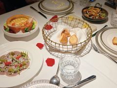-Mogul Eatery·大亨餐酒馆